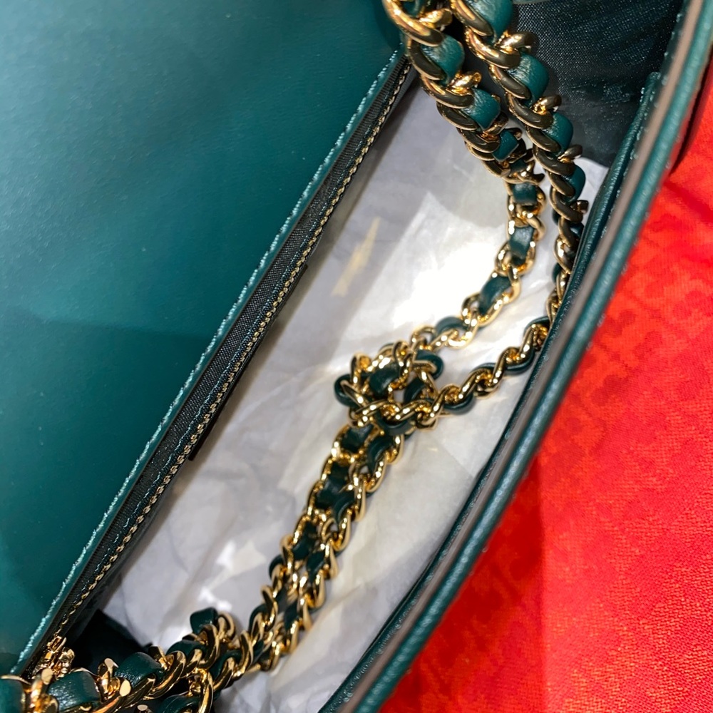 TORY BURCH SAVANNAH CONVERTIBLE SHOULDER BAG - Picture 8 of 9
